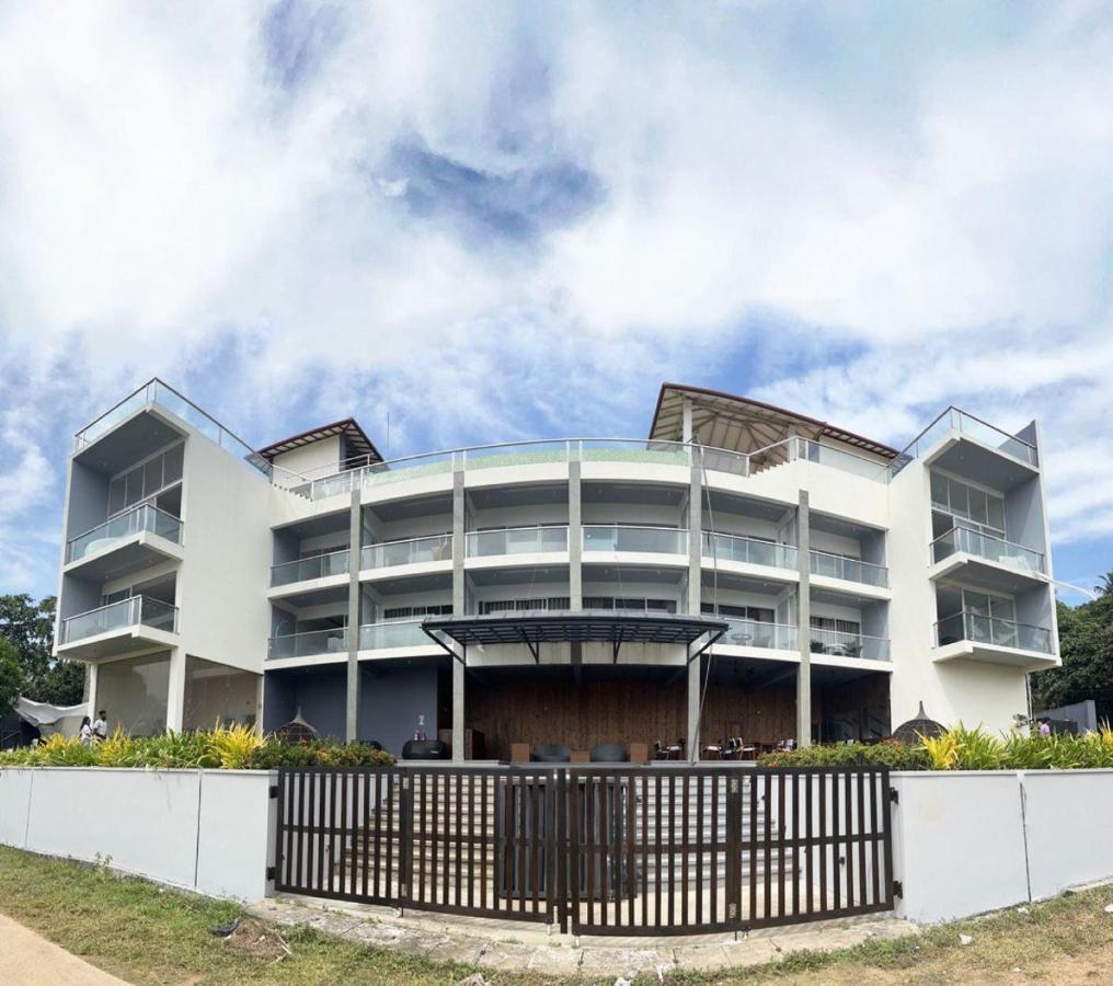 Mazarine Surf Suites Hiriketiya ディックウェラ エクステリア 写真