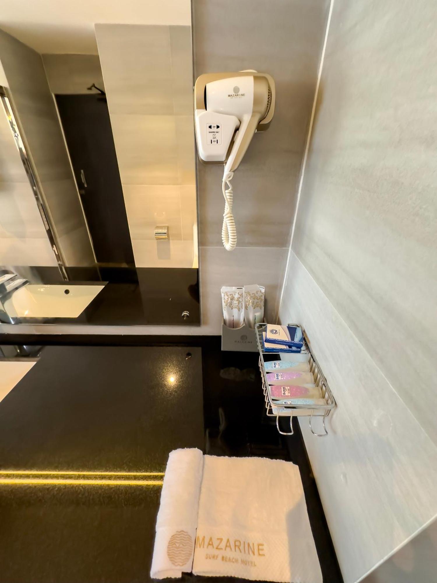 Mazarine Surf Suites Hiriketiya ディックウェラ エクステリア 写真