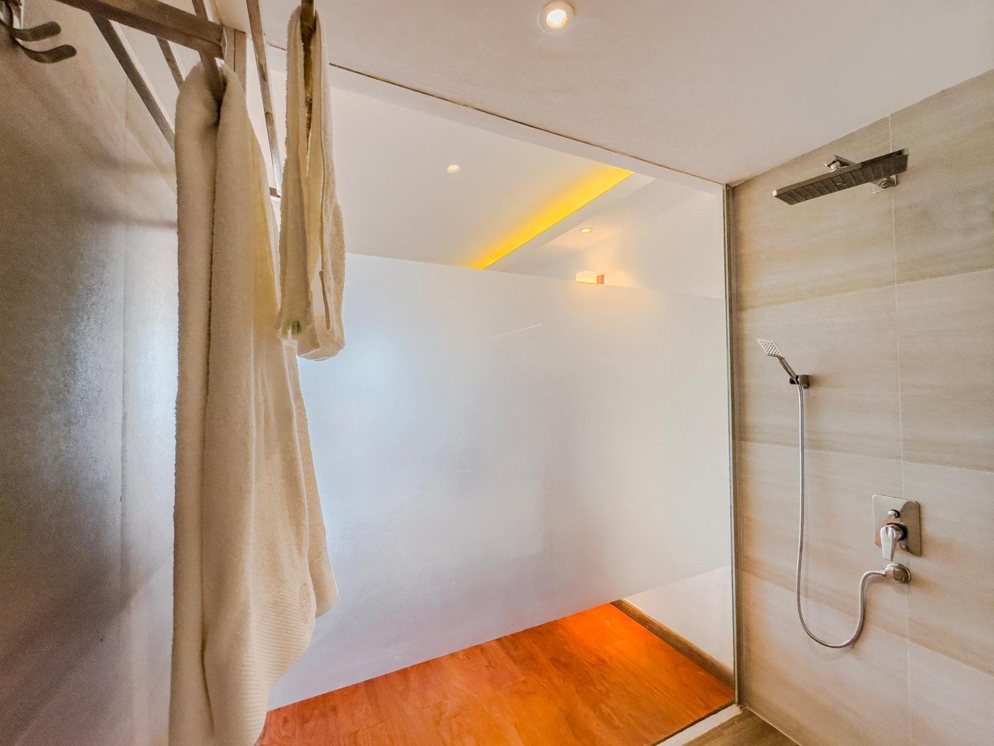 Mazarine Surf Suites Hiriketiya ディックウェラ エクステリア 写真
